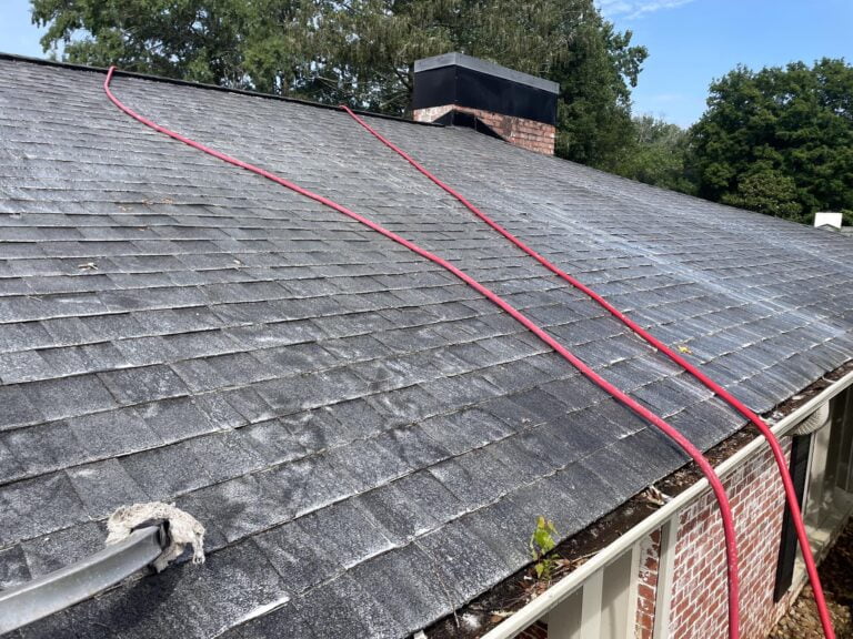 image of roof cleaning in eastern TN